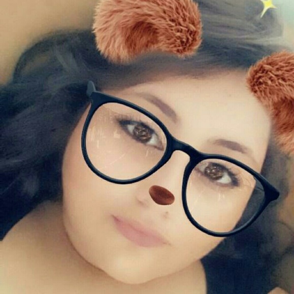 Meet your Posher, Kathyria - Picture 1 of 1